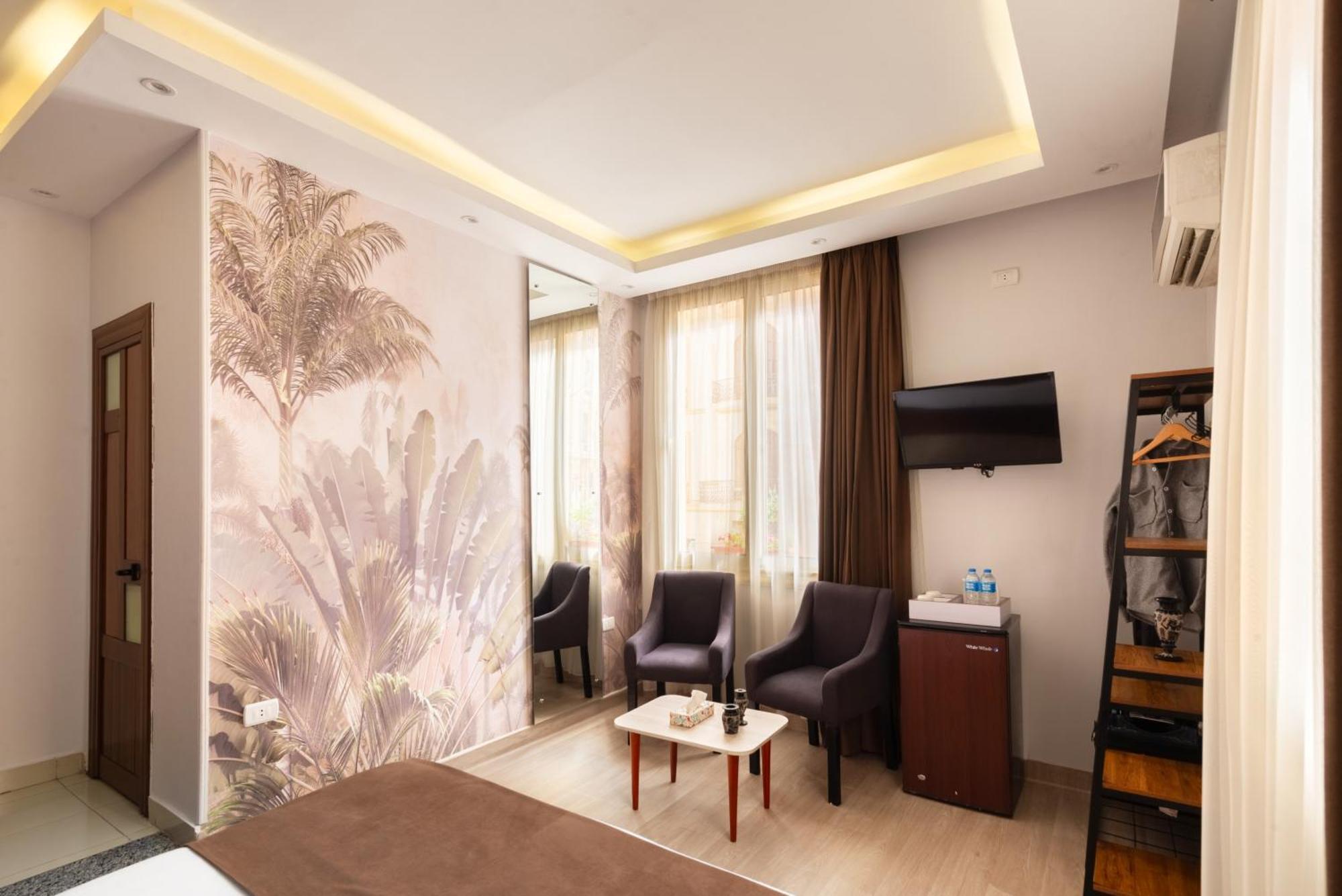 Capital Hotel 3*