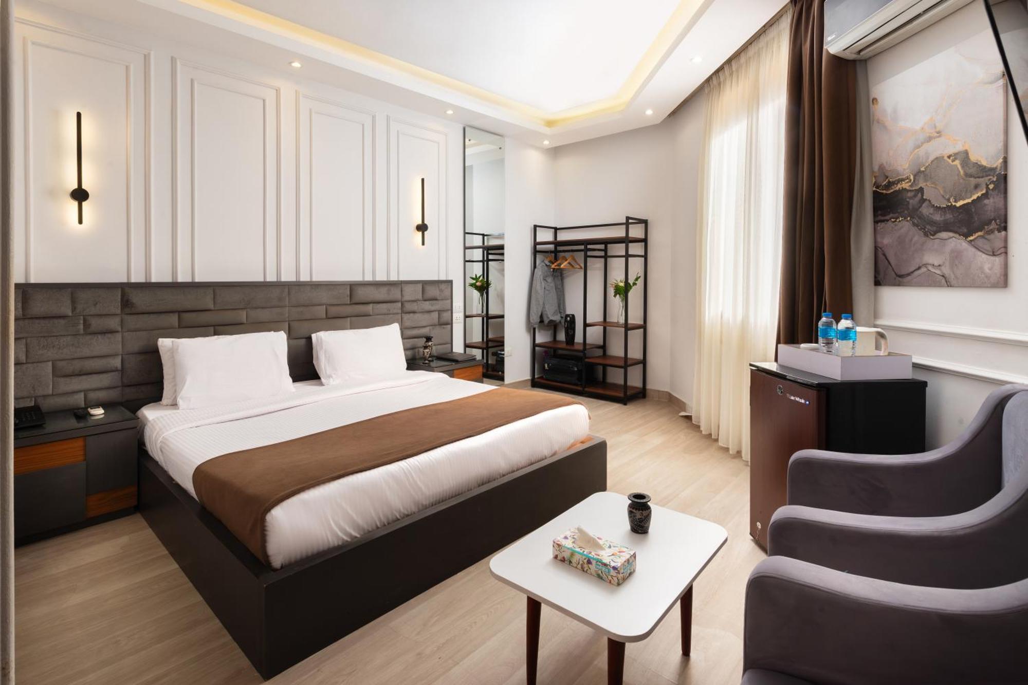 Capital Hotel 3*